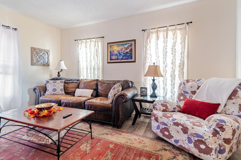 Cottage In The Falls, 2 B, 2 Bath, Fireplace Cuyahoga Falls Bagian luar foto