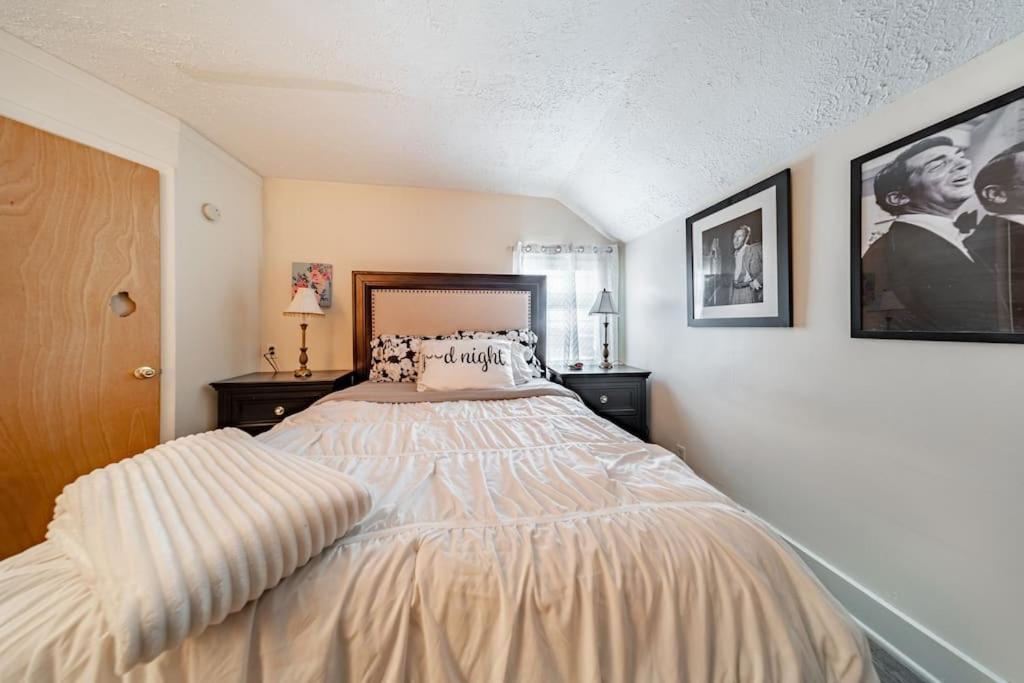 Cottage In The Falls, 2 B, 2 Bath, Fireplace Cuyahoga Falls Bagian luar foto